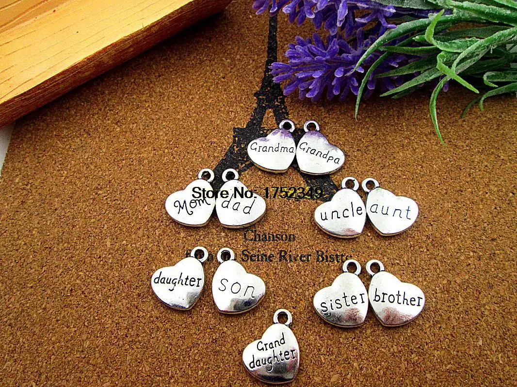 12個18*15ミリメートルシルバーハートチャーム、パパ、ママ、息子、娘、姉妹、broher、叔父、叔母、おばあちゃんおじいちゃん、granddaughterチャームペンダント