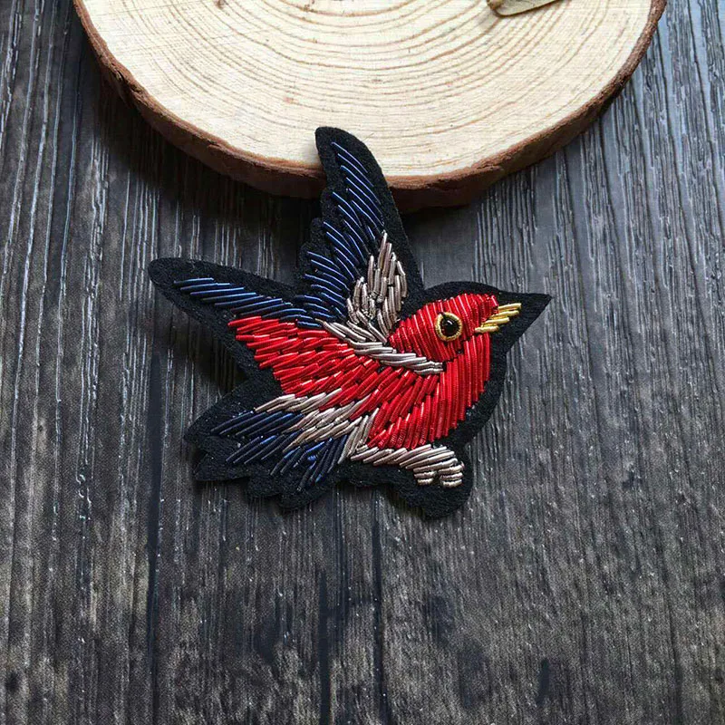 2019 new high quality checking key-2 luxury imported silk India silk kingfisher bird embroidery DIY brooch