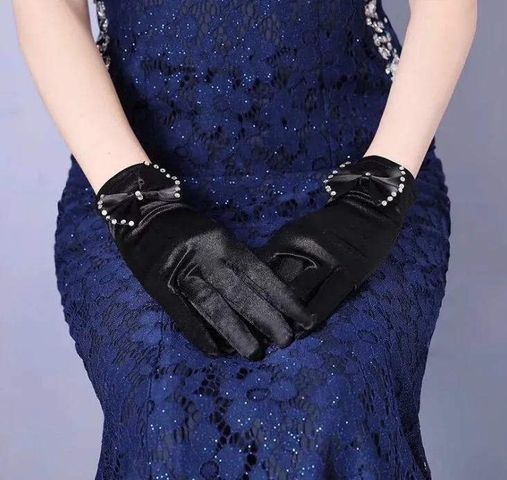 New Arrival Fashion Bowknot Decorated Satin Black Short Finger Bridal Gloves 240