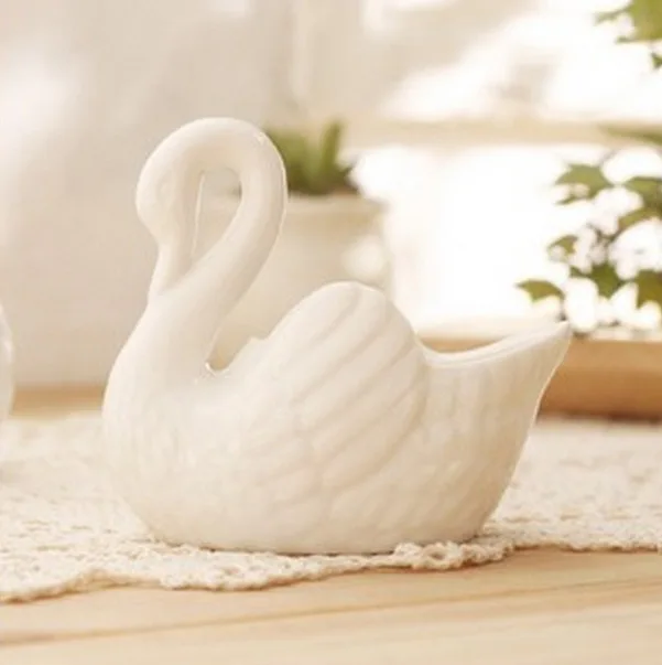 zakka Japanese style ceramic zakka swans mousse flower Ceramic Swan Candlestick Furnishings Home Decor Candle Holders swan pot