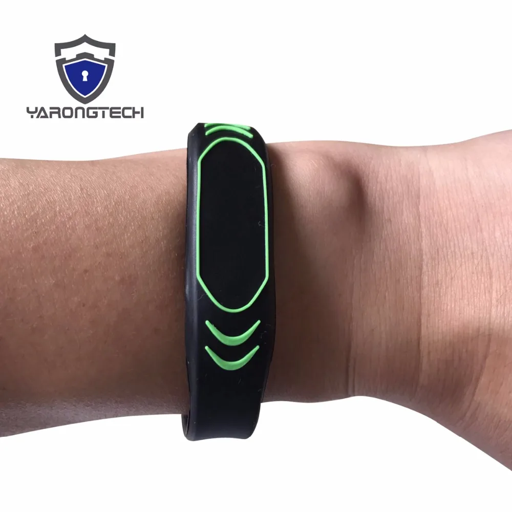 2PCS New Design 13.56MHZ ISO14443A MIFARE Classic 1K black NFC Silicone rfid wristband