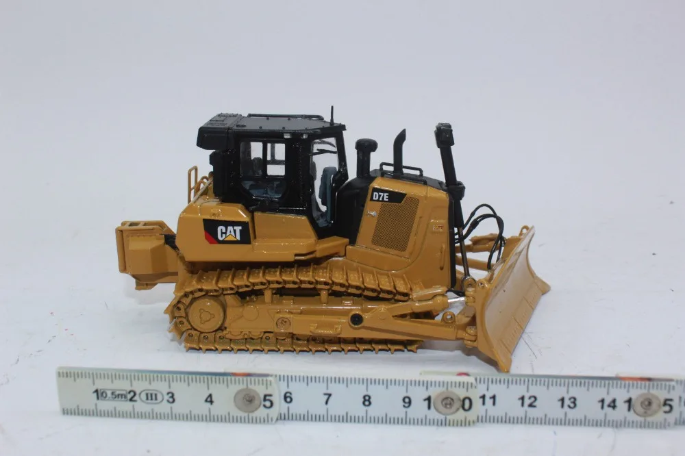 Collectible ALLOY MODEL DM 1:50 SCALE CATERPILLAR CAT D7E TRACK TYPE TRACTOR DOZER BY DIECAST MASTERS 85555 Toy Gift,Decoration