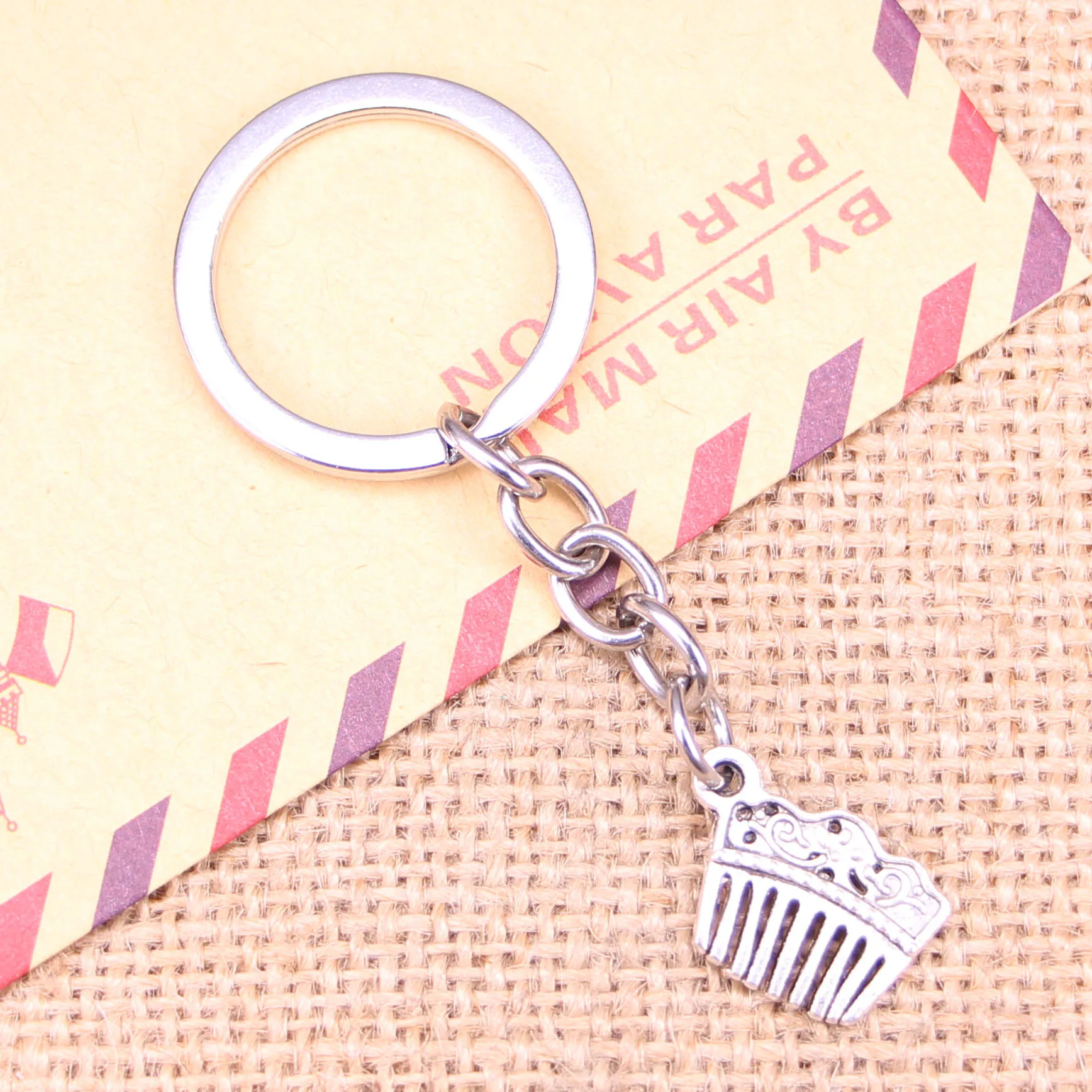 20pcs New Fashion Keychain 15x19mm barber comb Pendants DIY Men Jewelry Car Key Chain Ring Holder Souvenir For Gift