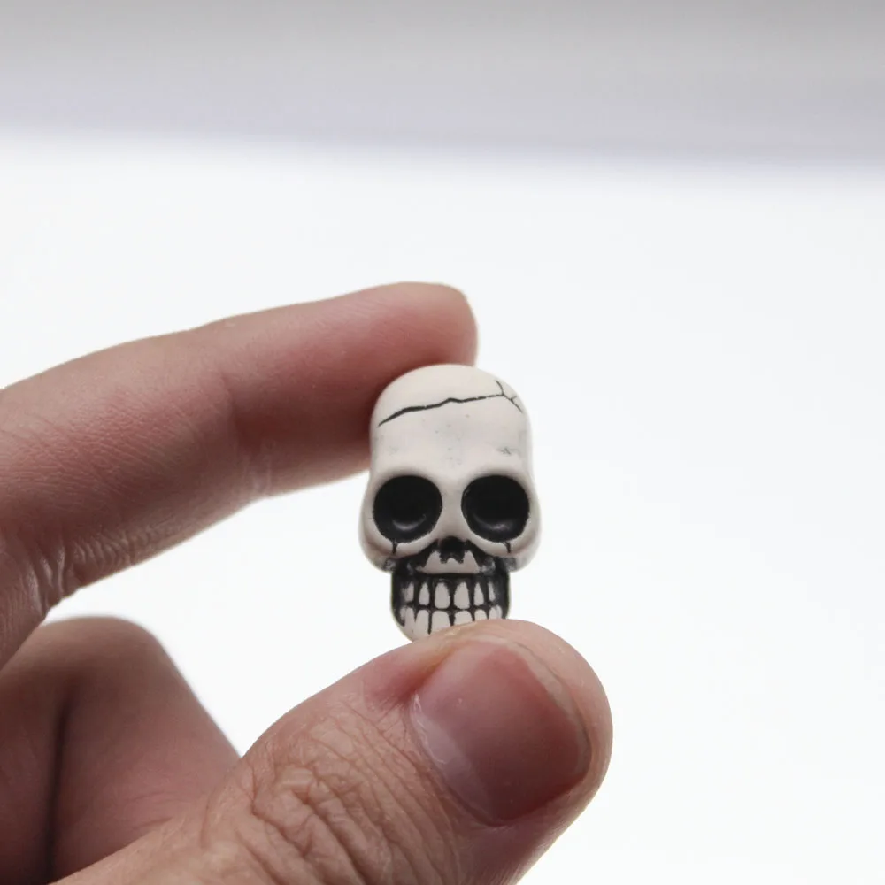 2018 Nuovo 25Pcs Bianco Acrilico Halloween Gothic Scheletro Del Cranio Perline 15X25mm Per Monili Che Fanno