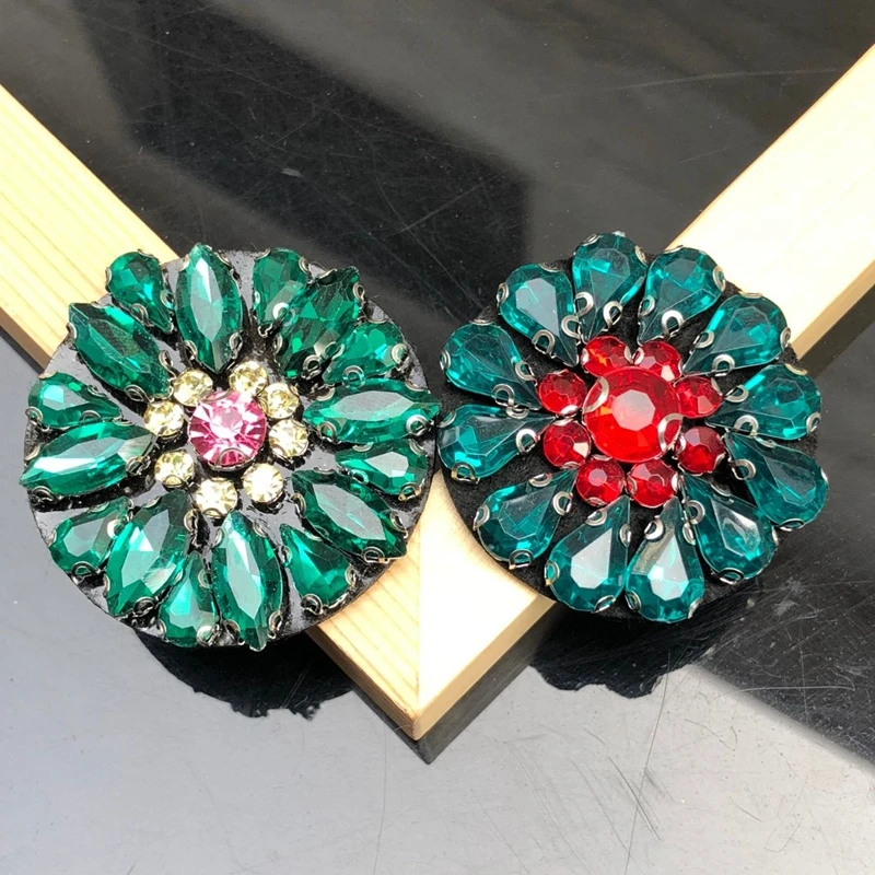 High-grade circular brooch glass patch custom diamond ring diamond crystal overcoat applique hand-made diy clothing accessories
