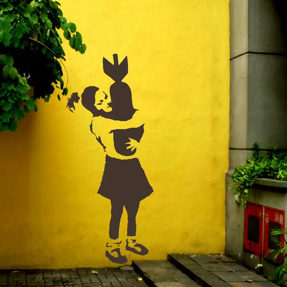 

BANKSY WALL STICKER GIRL HUGING ART TRANSFER WALL STICKER PATTERN NURSERY WALL STICKER