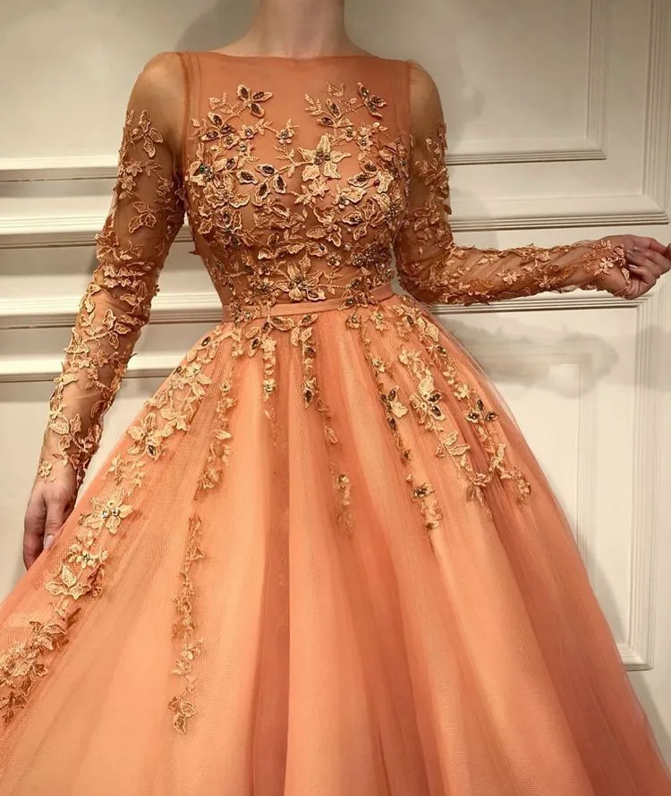 Orange Muslim Evening Dresses Plus Size Scoop Neckline Long Sleeves Evening Gown Lace Beaded Tulle A-Line Formal Prom Dress