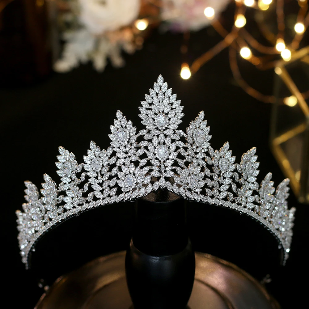 

Tiara and Crown ASNORA Fashionable And Gorgeous Princess Birthday Party Crowns, Bridal Wedding Hair Accessories Queen Crown