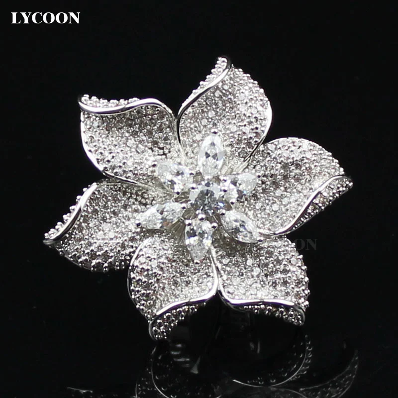

New luxury wedding party ring silver plated in big flower shape women rings prong setting crystal and Cubic Zirconia