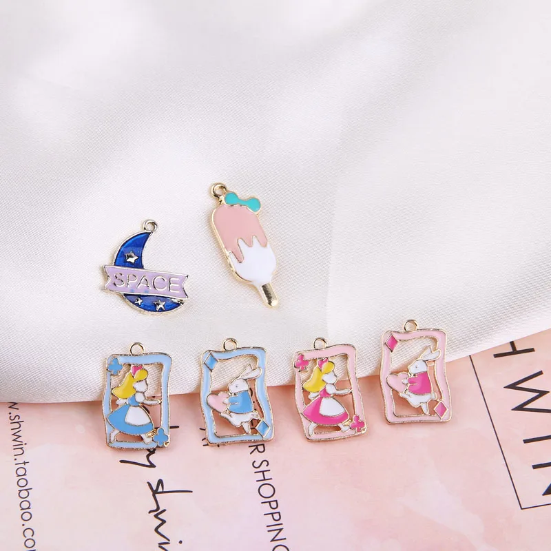 MRHUANG 10pcs/pack Alice  Rabbit Poker  Moon Ice lolly Charms Enamel Alloy  fit Necklace bracelet DIY Fashion Jewelry Accessory