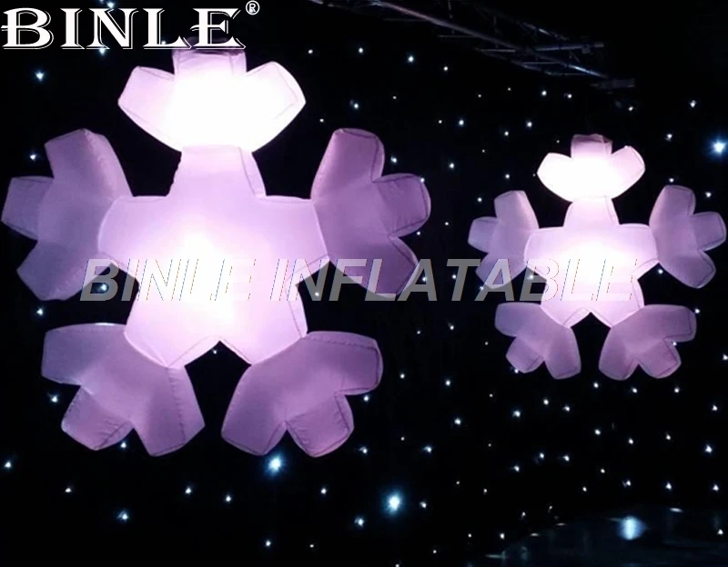 1.5M Outdoor Inflatable Snowflake แขวนบอลลูน LED ตกแต่งคริสต์มาสสำหรับ Shopping Mall เพดาน