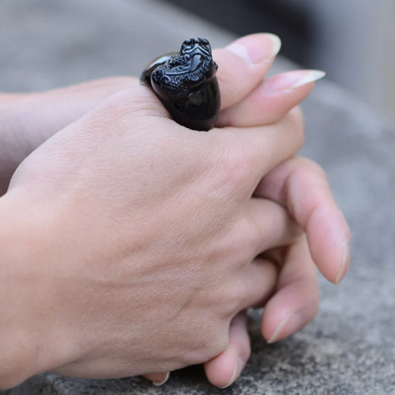 Black Natural Obsidian Stone Ring Carved PiXiu Lucky Men Finger Ring Energy Stone Crystal Gift Thumb Ring Jewelry Wholesale