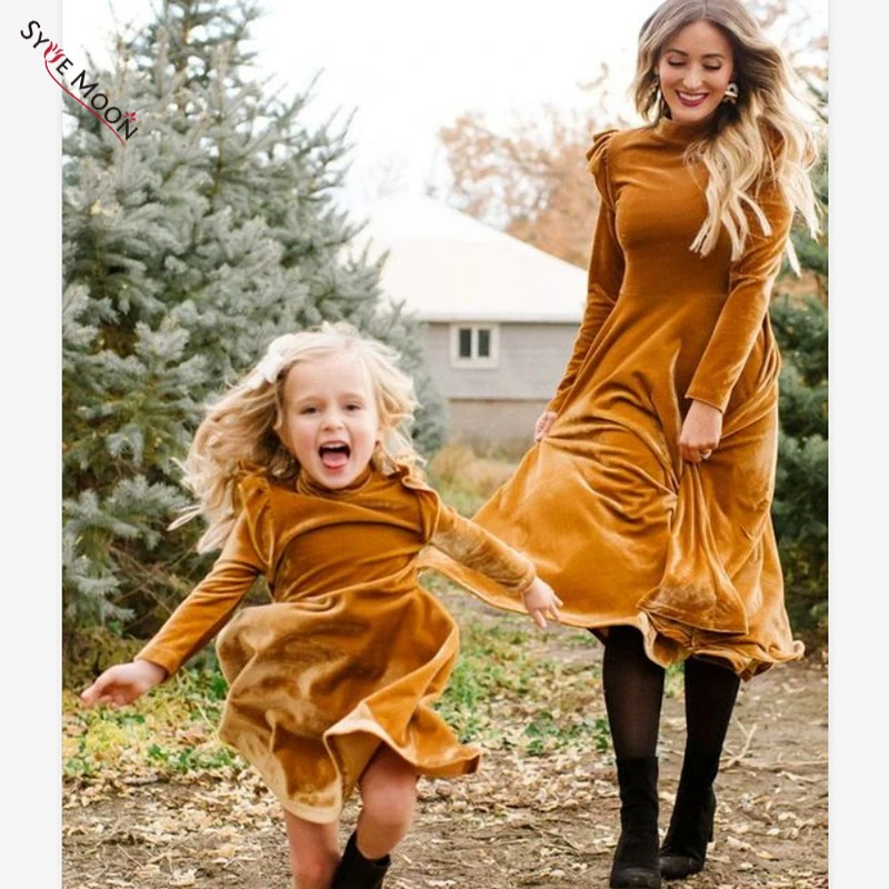 

Mother Daughter Dresses Autumn Winter Family Matching Clothes Mom And Me Long Sleeve Velvet Thicken Dress Family Look Clothing