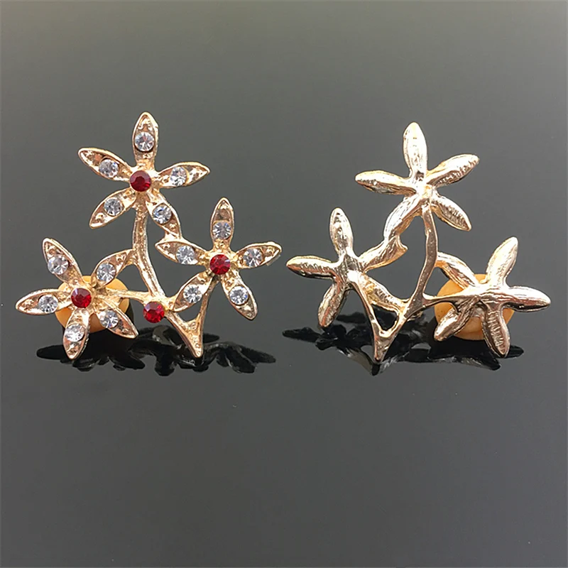 

2018News 50Pcs Three-Flowers Rhinestones Leaves Button for wedding clothes decoration or DIY hair accessories HZ353