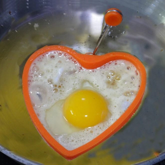 

Free Shipping Kitchen Heart Love Shaped Cook Fried Egg Mold Pancake Silicone Mould ss937