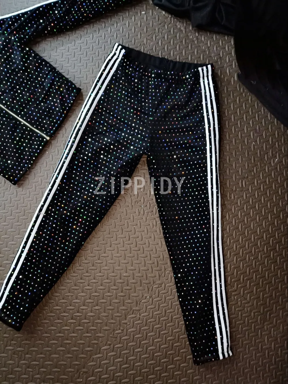 วันเกิดฉลองไนท์คลับนักร้องหญิง Leggings Dance แสดงชุด Sparkly Multicolor Sequins บอดี้สูท 2 สไตล์