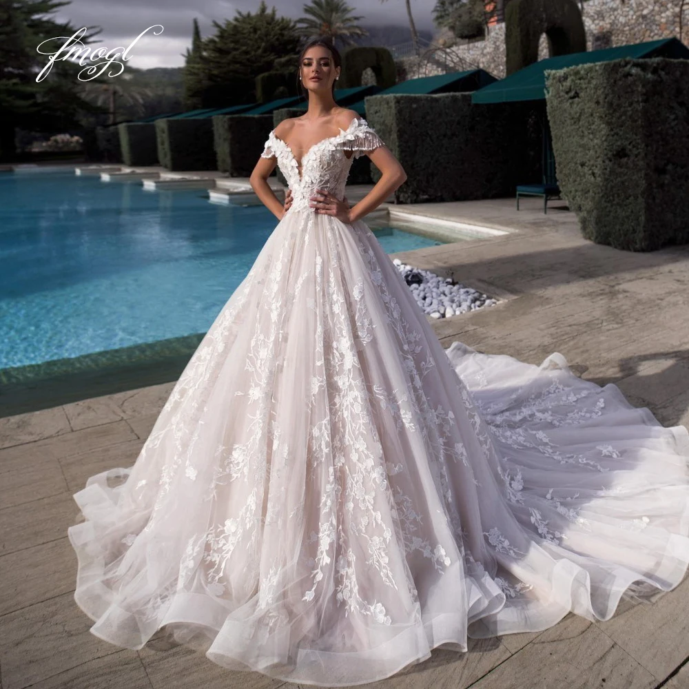 

Fmogl Sexy Illusion Boat Neck Tassel Sleeve A Line Wedding Dresses Appliques Beaded Chapel Train A Line Vintage Bridal Gown