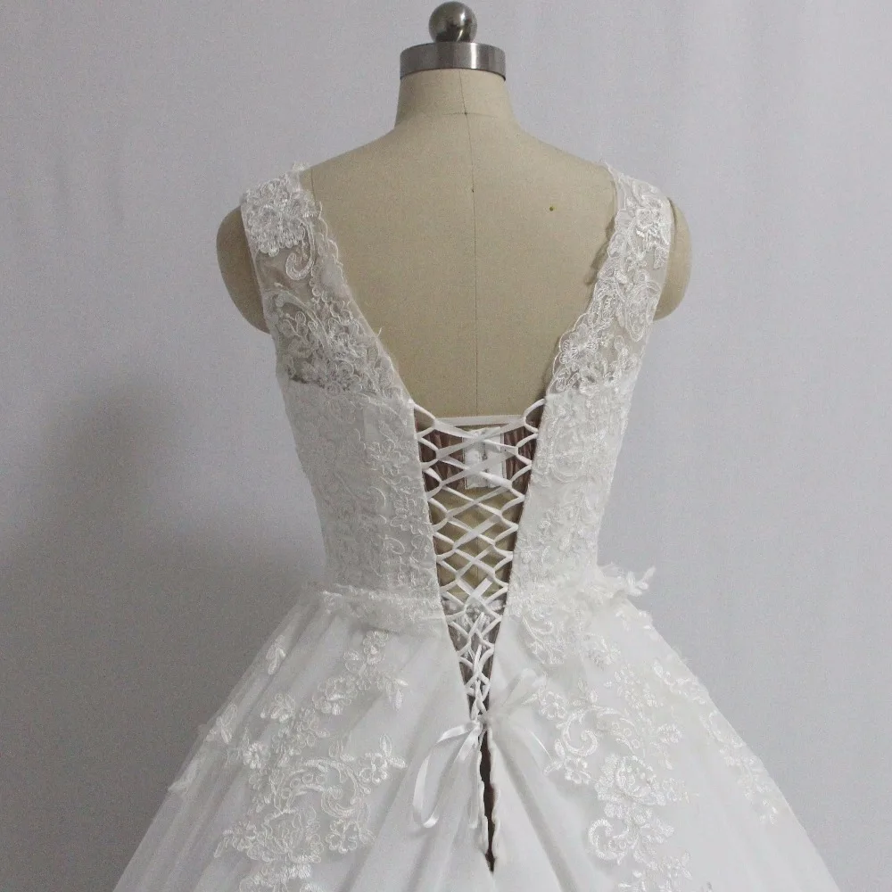 Classic Vestidos De Novias O Neck Appliqued Lace Sleeveless Sweep Train A Line Wedding Dress