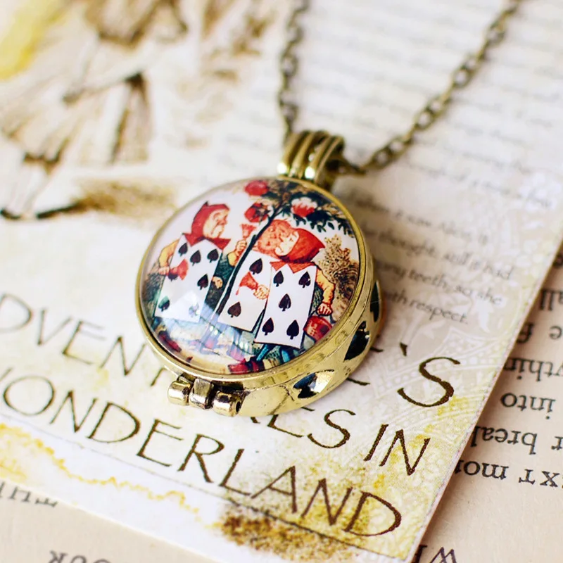 Vintage Bronze Pendant Perfume Necklace Alice In Wonderland Poker Soldier Essential Oil Diffuser Necklace For Kids Girls Gifts