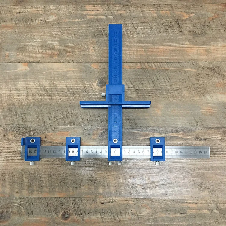 Kayu Lubang Instalasi Locator