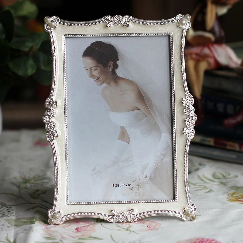 

Diamond Metal Photo Frame, Fashion Swing Decoration Gift Frame