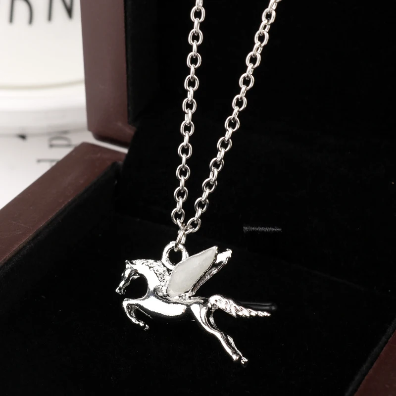 dongsheng Anime Pegasus GLOW in the DARK Luminous Pendant Necklace Fashion Men\'s Horse Jewelry Hot Movie Percy Jackson