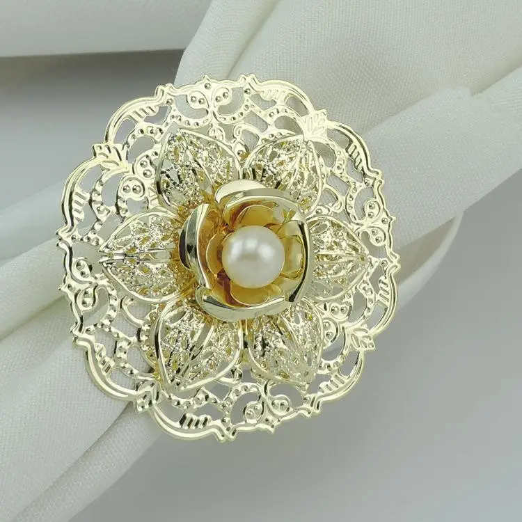 

Fashion Gold Metal Flower Styles Napkin Rings White Pearls Napkin Buckle For Wedding Reception Party Table Decorations Supplies