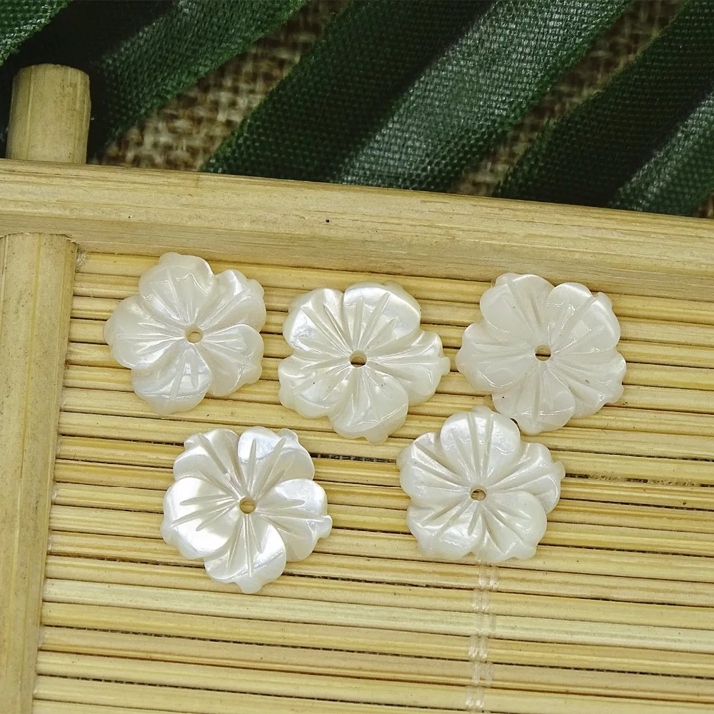 

DIY Jewelry Findings Wholesales, New Fashion Hand Carved MOP Shell Flower Beads Drilled Spacer Beads Wholesale