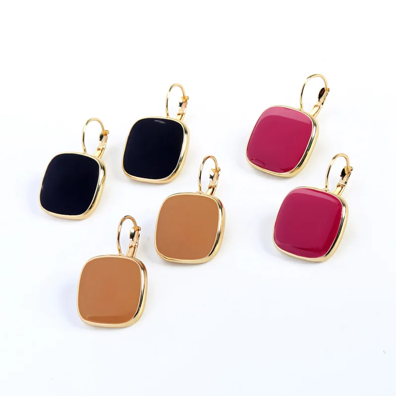 

Fashion Stud Earrings Woman Sexy Madame Contracted Earrings Square Enamel Glaze Ornaments Geometry Earrings Jewelry Wholesale