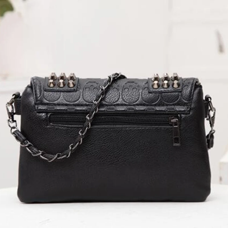 Fashion Women Black PU Leather Messenger Bags Vintage Crossbody Bags Punk Skull Rivets Underarm Shoulder Bags sac a main bolsa