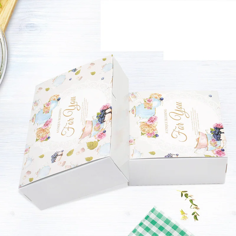 100pcs British Flower cupcake boxes Gift Packaging Wedding Party Maccaron baking Package Vintage Floral Kraft paper cake box