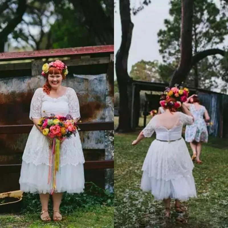 Mais tamanho curto a linha vestidos de casamento colher pescoço meia mangas chá leagth renda país nupcial vestido de casamento feito sob encomenda