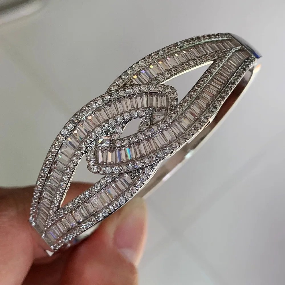 

2019 New Arrival Top Selling Luxury Jewelry Princess Cut White Clear 5A Cubic Zirconia Cross Bangle Women Wedding Bracelet Gift