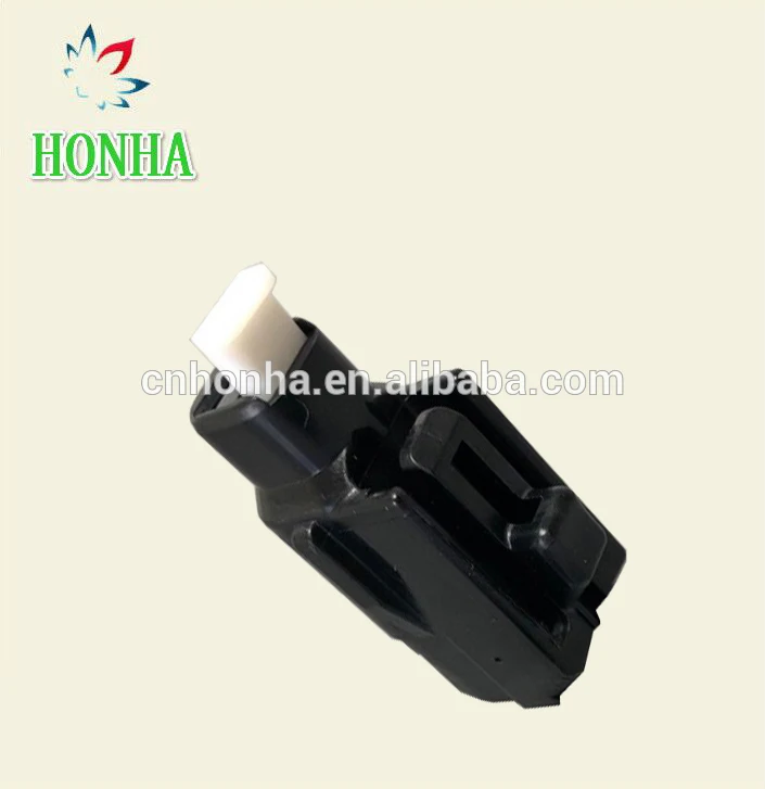 

Free shipping 100pcs 1 Pin car waterproof Knock Sensor connector connector 6189-0413