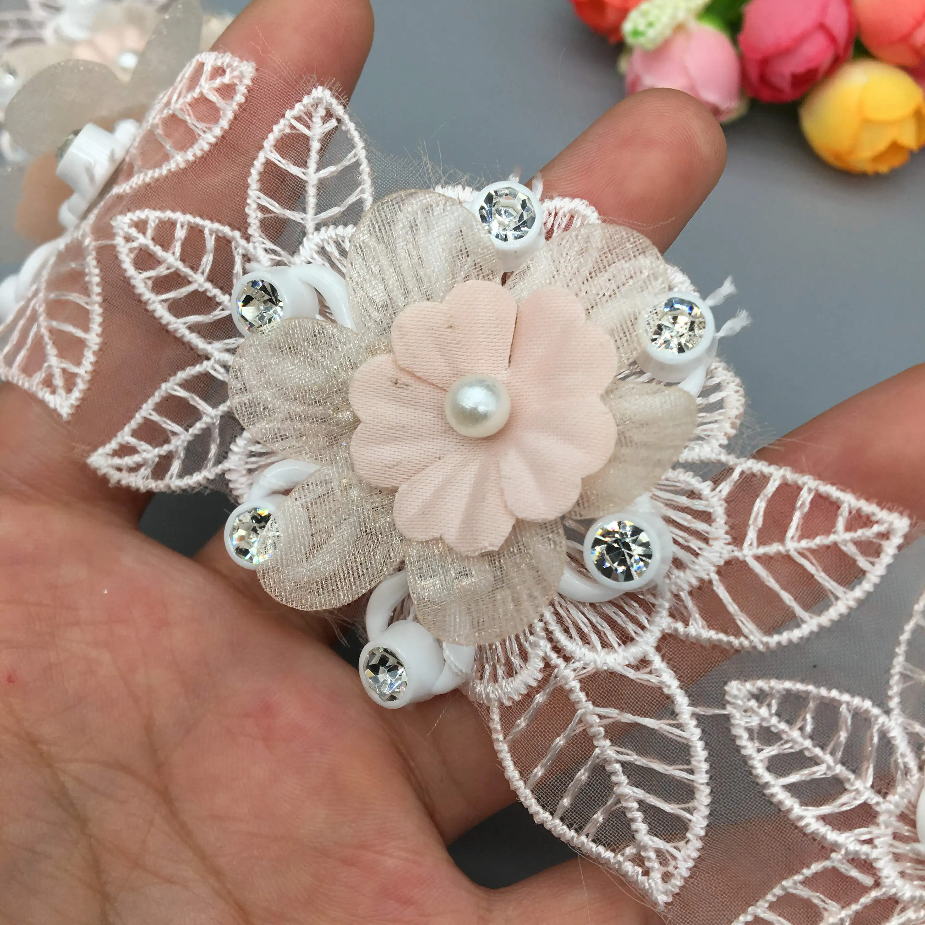10Pcs Pink Diamond Flower Leaf Pearl Beaded Embroidered Lace Trim Fabric Ribbon Applique Wedding Dress DIY Sewing Crafts 5X7.5CM