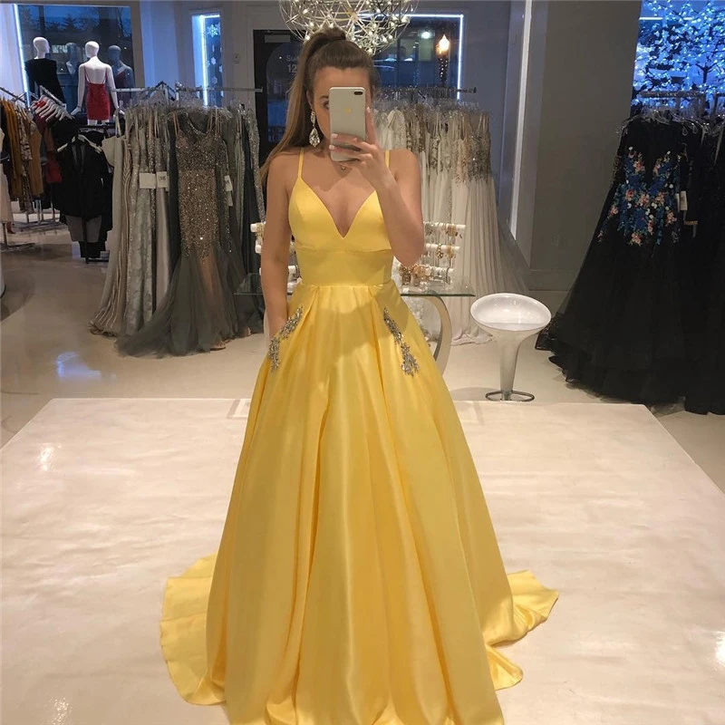 Sederhana Panjang Leher V Gaun Prom dengan Kantong A-line Kuning Satin Formal Pesta Busana untuk Sweet 16 Girls Vestidos De Prom gaun