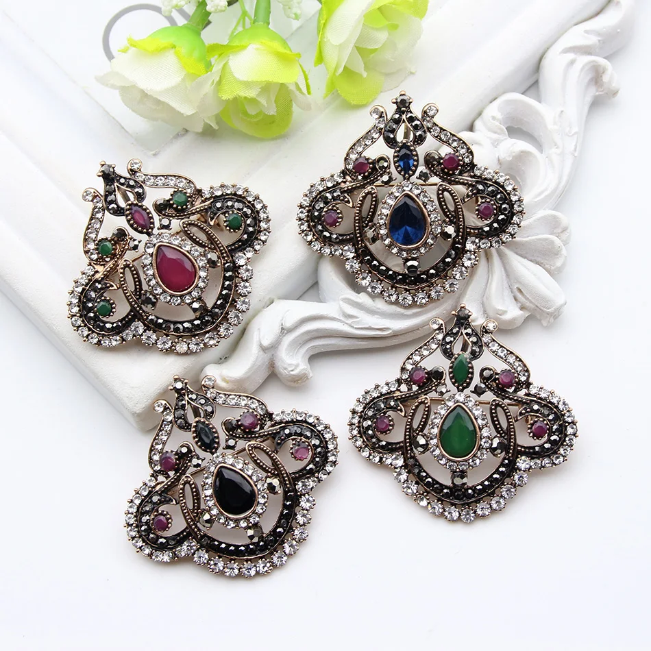 Hollow Flower Brooch For Women  Jewelry Multicolor Resin Turkish Brooches Broches Antique Gold Color Ladies Banqust Pins Gift