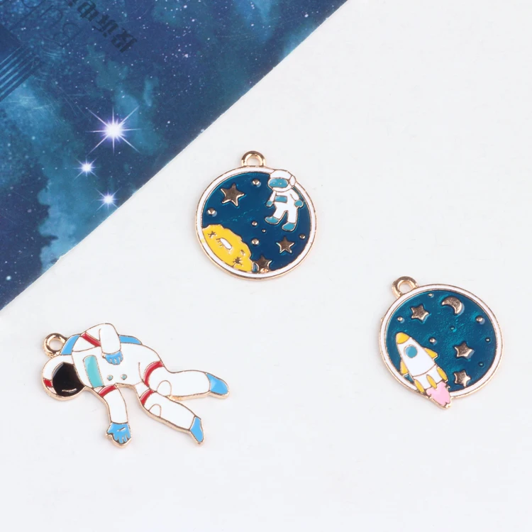 Newest 30pcs/lot alloy drop oil cartoon astronaut/round planet shape alloy floating locket charms diy jewelry chainkey pendants