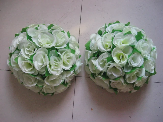 SPR 40cm ivory plastic center with green leaves kissing ball wedding decoration backdrop