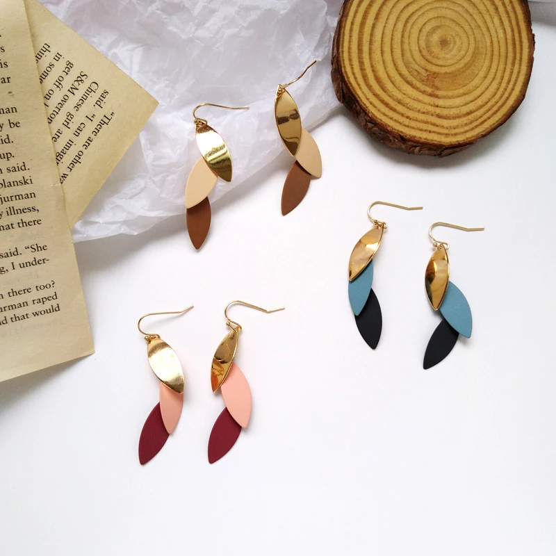 Unique personality and colorful color matching ear hook fashion ladies earrings Fashionable gift earrings wholesale