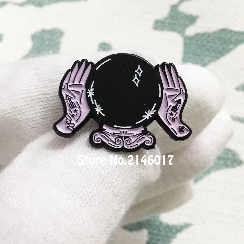 New Arrival 1'' Loll3 Spooky Halloween Pins and Brooch Magic Fortune Ball Enamel Pin Witch Lucky Lapel Badge