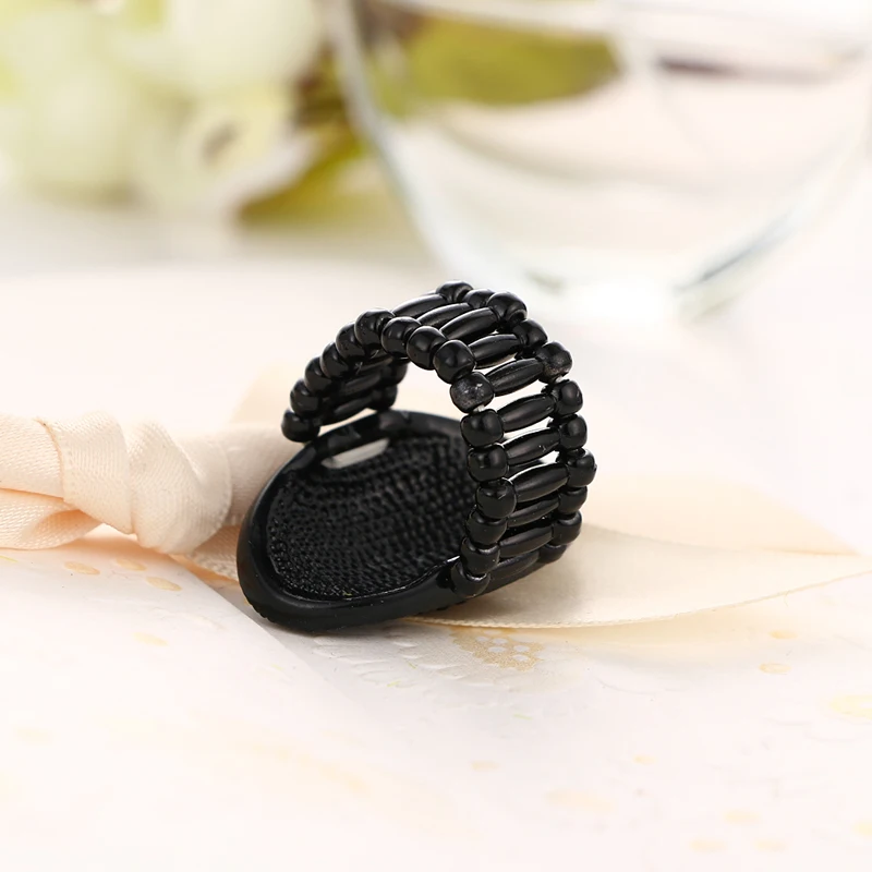 2018 NoEnName_Null\'s Fashionable female atmosphere high nobility pure black toto conical ring is female wedding banquet