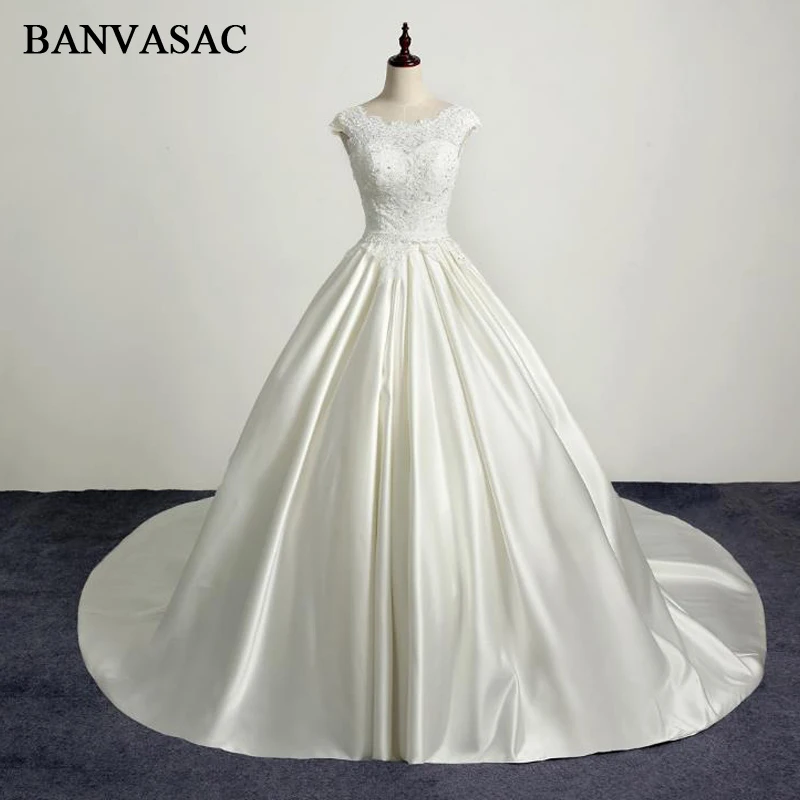 BANVASAC New Elegant Embroidery O Neck Wedding Dresses Sleeveless Satin Tank Crystals Court Train Lace Bridal Ball Gowns