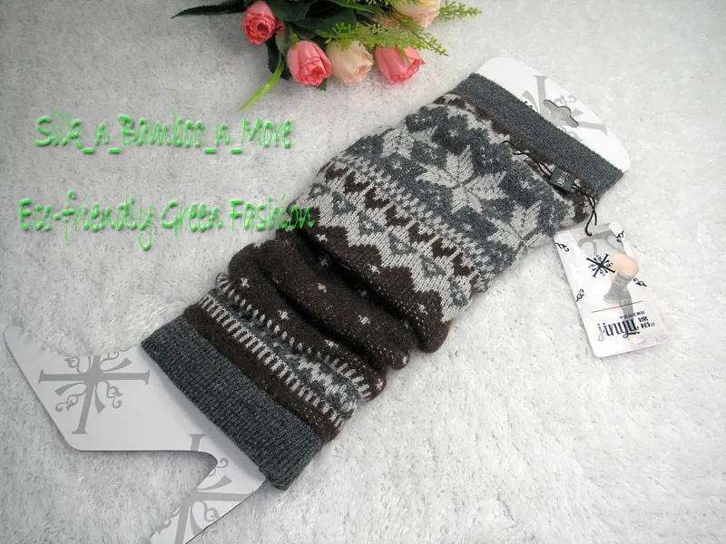 Special Offer One Pair Fashion Snowflake Pattern Knitting Wool Leg Warmers One Size