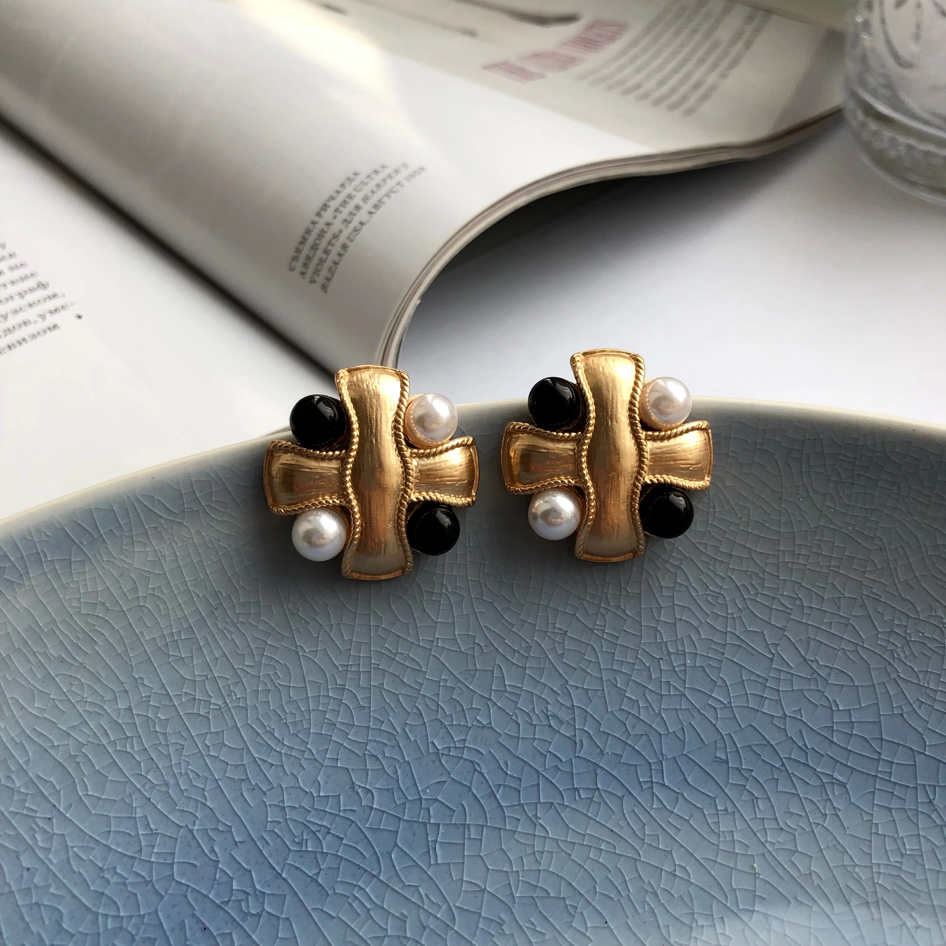 New Sweet Design Alloy Stud Geometric Wing Square Oval Cross Earrings Retro Jewelry