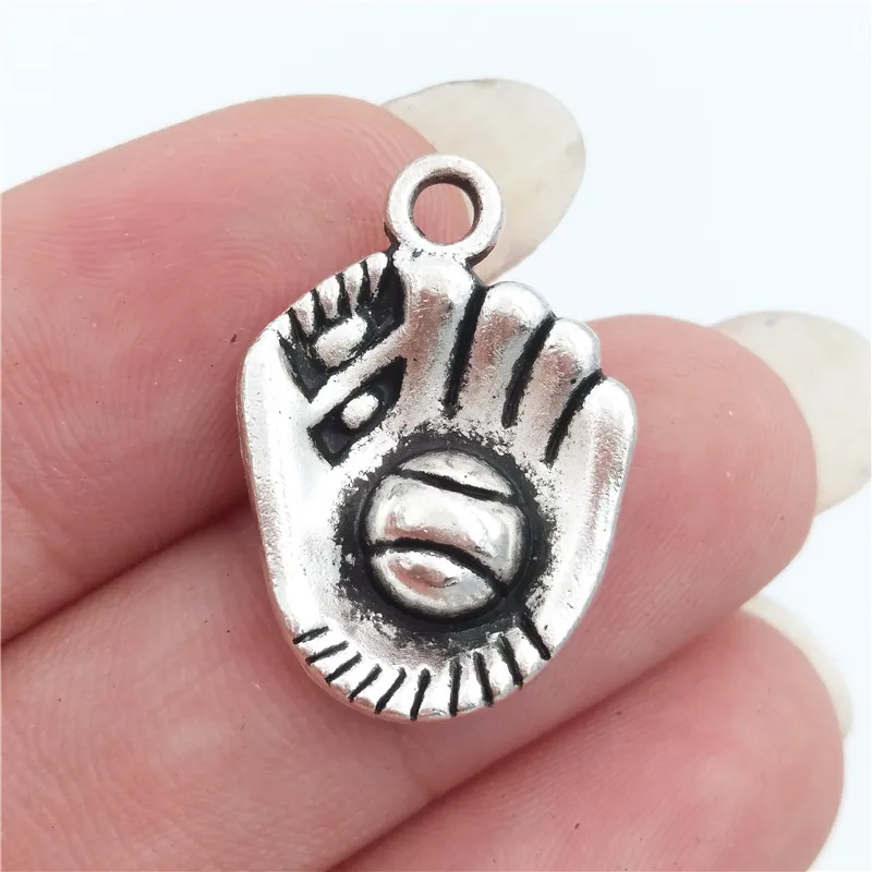 BULK 30pcs Lots Nickle Free Alloy Baseball or Softball Glove Charms Antique Silver Plated Metal Pendants 14*20mm 2.7g