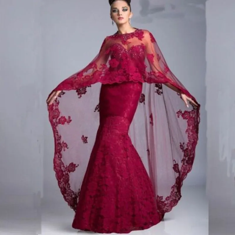 Novo Casamento Jaqueta Sem Mangas Capes Nupcial Bolero Lace Applique Edge Wraps Vermelho Branco Marfim Custom Made Acessórios Casacos