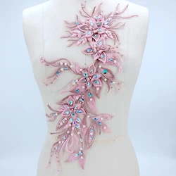 1 pezzo di Cristallo Del Fiore Ricamato Tessuto Del Merletto Del Nastro di Applique Rosa Scuro Perle di Perline FAI DA TE Del Merletto Trim Vestito Da Cerimonia Nuziale del Mestiere di Cucito