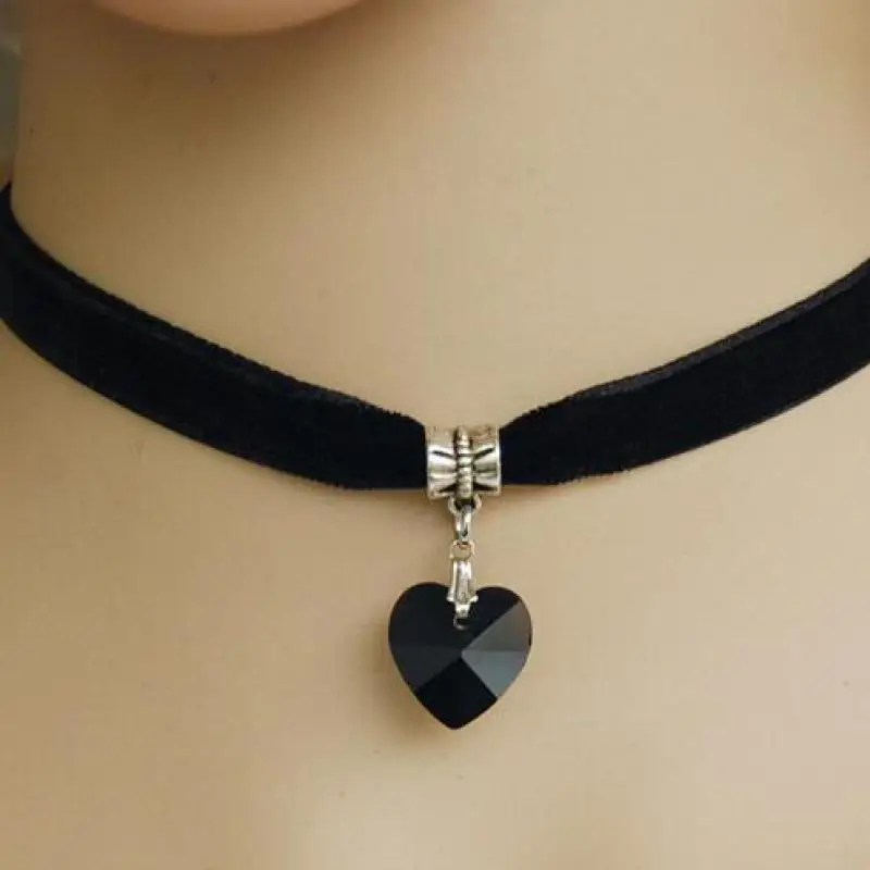 Japanese Velvet Necklace Japan Harajuku Retro European And American Heart Shaped Crystal Pendant Lace Black Peach Heart Necklace