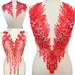 Fine Red Sequins In Rilievo Cuce sul Rhinestone di Cristallo Vestiti Ricamo Applique Toppe e Stemmi di Cucito per L'artigianato Abbigliamento Abito Da Sposa